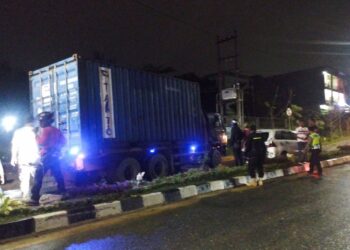 Kecelakaan beruntun terjadi di tanjakan Mazda, Jalan MT Haryono, Balikpapan Utara