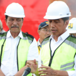 Presiden Jokowi bersama Menko Marves Luhut Binsar Pandjaitan. Foto: Dok/Kemenko Marves