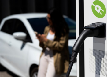 Indef beberkan perbedaan produsen mobil listrik asal China dan Jepang. Foto: Ilustrasi/Freepik