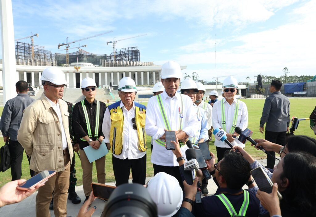 Presiden Jokowi saat Kunjungan ke Proyek IKN di Kalimantan Timur