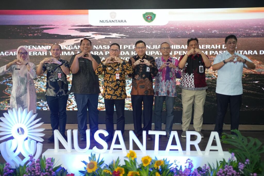 Otorita Ibu Kota Nusantara (IKN) dan Pemerintah Daerah (Pemda) Kabupaten Penajam Paser Utara (PPU) tandatangani Naskah Perjanjian Hibah Daerah dan Berita Acara Serah Terima Hibah Barang Milik Daerah (BMD)