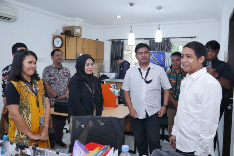 Plt. Wakil Kepala Otorita Ibu Kota Nusantara (IKN), Raja Juli Antoni, mengadakan kunjungan kerja ke Kantor Otorita IKN