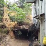 Dua rumah di Balikpapan tertimpa longsor akibat hujan deras/nomorsatukaltim