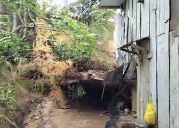 Dua rumah di Balikpapan tertimpa longsor akibat hujan deras/nomorsatukaltim