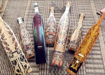Alat musik tradisional khas suku Dayak Kalimantan