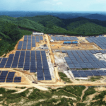 PLN Nusantara Power berhasil menyambung pembangkit listrik tenaga surya (PLTS) Ibu Kota Negara (IKN) Nusantara ke jaringan transmisi atau sinkronisasi tahap I sebesar 10 Megawatt (MW) dari total 50 MW pada Kamis (29/2). Foto: Dok/PLN