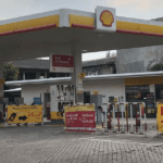 Shell Super (RON 92) sebelumnya dijual seharga Rp14.850 kini turun menjadi Rp13.810 per liter. Foto: Ilustrasi/Sabrina Hutajulu/Disway Group