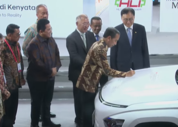 Jokowi meresmikan pabrik baterai mobil listrik terbesar di Asia Tenggara, Rabu 3 Juli 2024. Foto: Tangkapan layar/Youtube