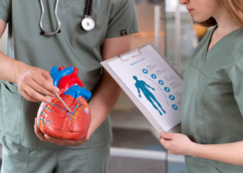 Henti Jantung Mendadak dan Serangan Jantung Berbeda, Ini Penjelasan Ahli. Foto: Ilustrasi/Freepik