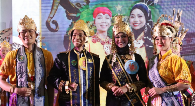 Kanda Dinda Perwakilan Kutai Kartanegara (Kukar) terpilih menjadi Duta Budaya Kaltim. Foto: Diskominfo Provinsi Kaltim
