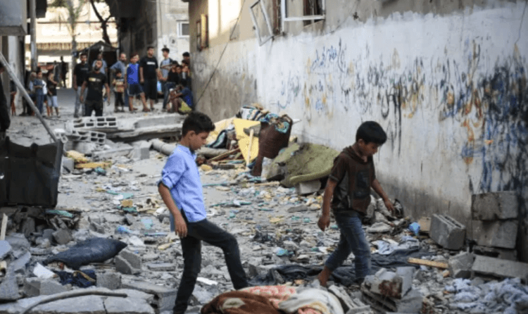 Serangan di sekolah Al-Jaouni di kamp pengungsi Nuseirat di Gaza tengah pada Sabtu 6 Juli 2024, itu menyebabkan 16 orang tewas. Foto: AFP