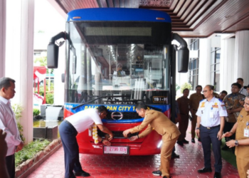 Pemkot Balikpapan mulai mengoperasikan bus City Trans yang melayani 4 koridor di Kota Balikpapan, Selasa 8 Juli 2024. Foto: Dok/Humas Pemkot Balikpapan