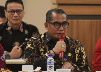 Sekda Kota Balikpapan, Muhaimin dalam rapat persiapan HUT RI ke-79. Foto: Diskominfo Pemkot Balikpapan