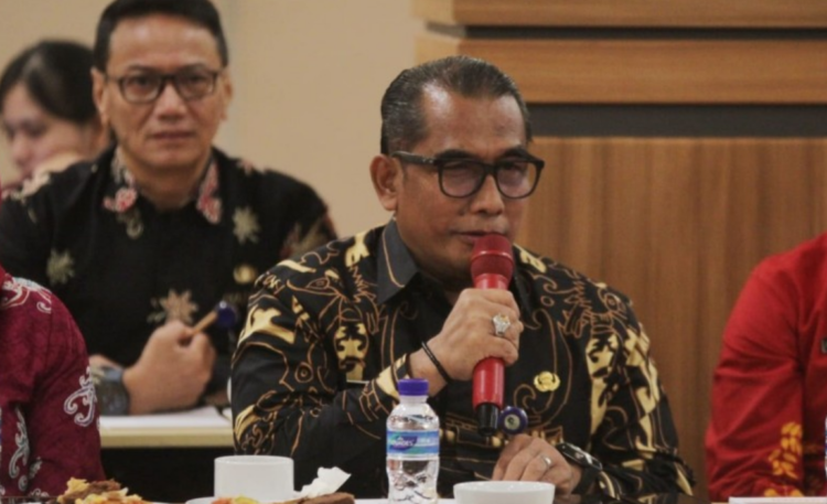 Sekda Kota Balikpapan, Muhaimin dalam rapat persiapan HUT RI ke-79. Foto: Diskominfo Pemkot Balikpapan