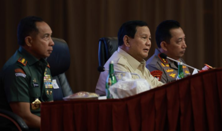 Prabowo Subianto dalam kegiatan memberikan pembekalan kepada Capaja TNI-Polri, Sabtu 13 Juli 2024. Foto: Dok/Kemenhan
