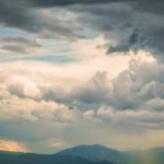 Musim Pancaroba. Foto: Freepik