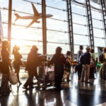 Bandara Sepinggan diperkirakan akan hadapi lonjakan penumpang saat HUT RI di IKN. Foto: Ilustrasi/Freepik