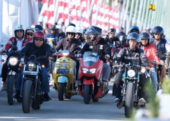 Gaya Nyentrik Jokowi saat Resmikan Jembatan Pulau Balang: Touring Pakai Motor Custom hingga Dikawal Gerombolan Influencer Terkenal