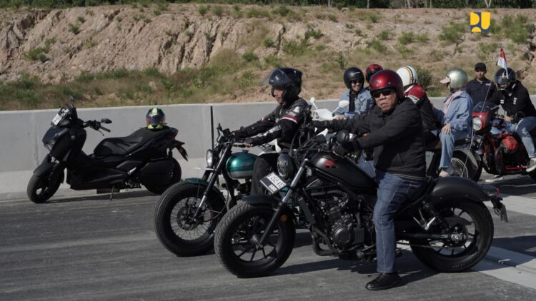 Pesan Jokowi ke Basuki usai Touring Lewat Tol IKN: Kanan-Kirinya Harus Super Hijau