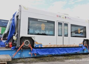 Rangkaian Ketiga Kereta Otonom Tanpa Rel Sudah Tiba di IKN
