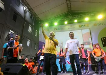 Pak Bas Nyanyi Bareng Pekerja Konstruksi IKN di Music Healing Volume 3