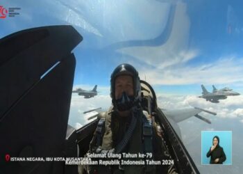 Keindahan Manuver F-16 Warnai Langit IKN di HUT RI Ke-79