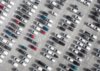 Ribuan mobil didatangkan dari Jakarta, Jawa hingga Sulawesi untuk operasional HUT RI di IKN. Foto: Ilustrasi/Freepik