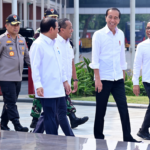 Jokowi bertolak ke Kalimantan Timur untuk berkantor di IKN, Senin 12 Agustus 2024 hingga beberapa hari kedepan. Foto: Setpres