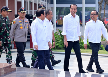 Jokowi bertolak ke Kalimantan Timur untuk berkantor di IKN, Senin 12 Agustus 2024 hingga beberapa hari kedepan. Foto: Setpres