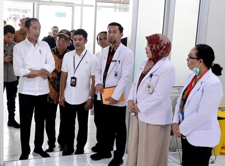 Tinjau RSUD dr Abdul Rivai di Berau, Jokowi Minta Pemda Dukung Pembangunan Fisik Rumah Sakit