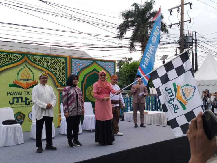 26 Perwakilan Kafilah MTQ XXX 2024 Ikuti Pawai Ta’aruf di Samarinda