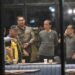 Jokowi Bareng Menteri Nongkrong di Kedai Kopi IKN