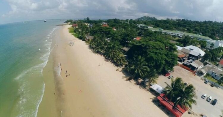 Berkat IKN PAD dari Retribusi Pantai Manggar Nyaris Capai Target