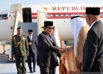 Prabowo Tiba di Abu Dhabi Dikawal 4 Pesawat Tempur AU PEA