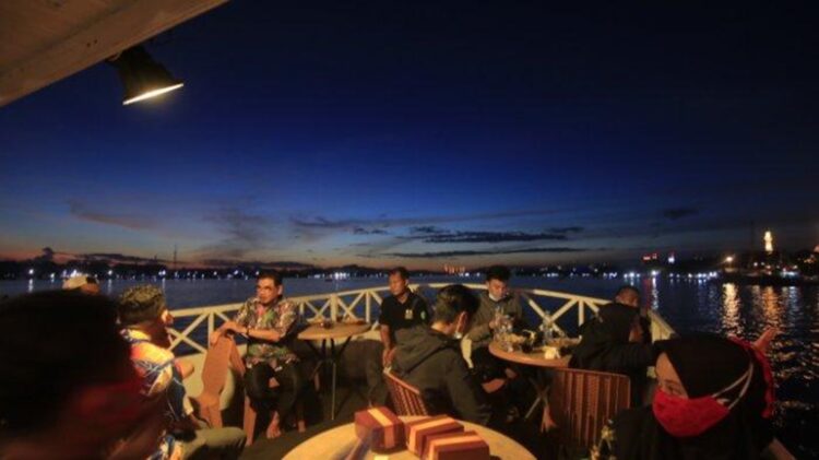 Asyiknya Wisata Susur Sungai Mahakam, Menikmati Keindahan Alam Samarinda Gerbang Menuju Pedalaman