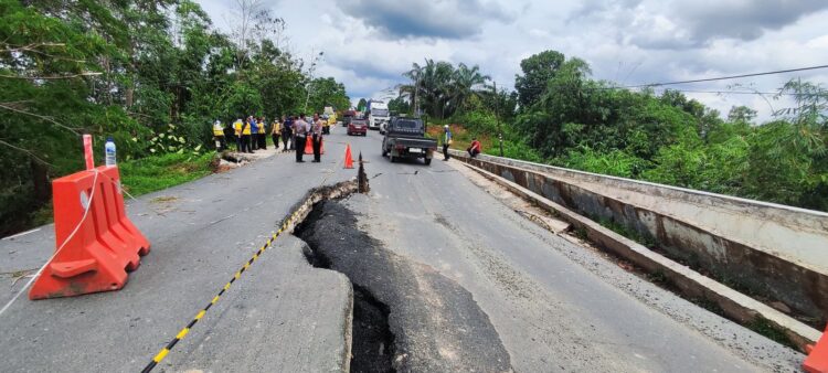 Akses Jalan Nasional Menuju IKN Ambles, PU Pasang Jembatan Bailey