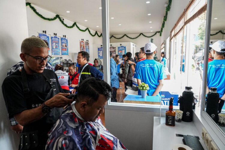 Yuk! Cukur Rambut Gratis di Serambi MyPertamina Rest Area Tol
