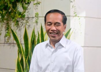 Jokowi Tertawa saat Namanya Masuk Nominasi Tokoh Terkorup 2024 Versi OCCRP