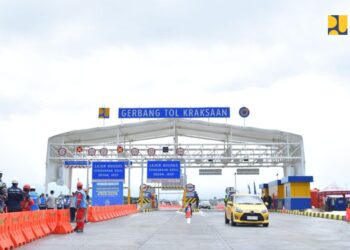 Sambut Libur Nataru, Menteri PU Tinjau Jalan Tol Fungsional Gending-Krasaan