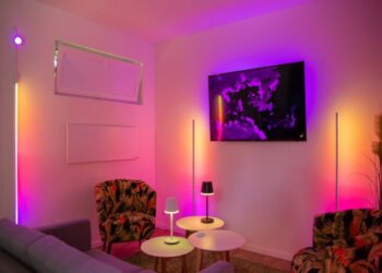 Dekorasi Rumah Akhir Tahun Lebih Meriah dengan Lampu Pintar WiZ: Solusi Hemat dan Estetik untuk Suasana Natal dan Tahun Baru