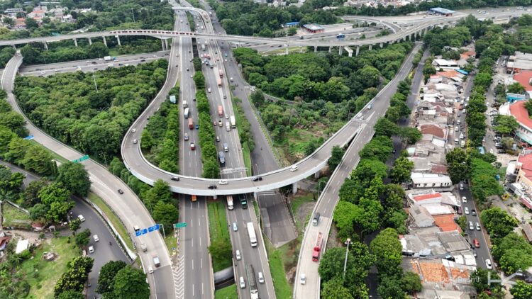 Hutama Karya Tunjukkan Kinerja Gemilang di 2024, Raih Kontrak Rp34,84 Triliun dan Perluas Infrastruktur Tol Trans Sumatera