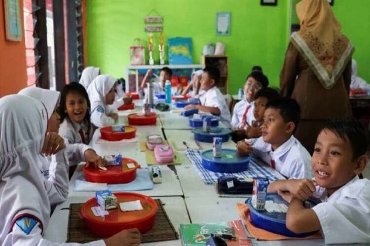 Sekolah di Serambi IKN Berharap Bisa Segera Nikmati Makan Bergizi Gratis