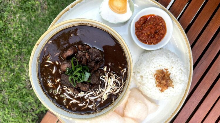 Resep Rawon Sederhana nan Autentik, Menawarkan Cita Rasa Nusantara
