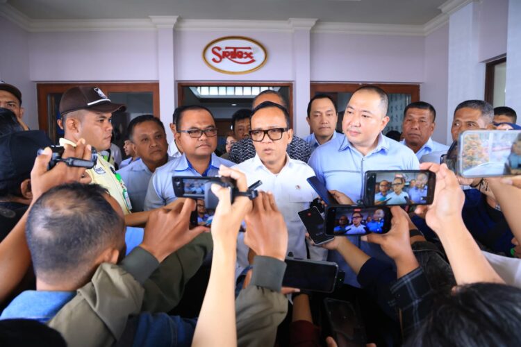 Diskusi dengan Serikat Pekerja dan Manajemen Sritex, Wamenaker Pastikan Kembali Tidak Ada PHK