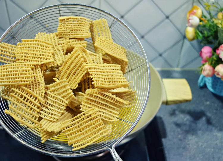 Resep Keripik Pelepah Pisang, Spesial Takjil Buka Puasa yang Berbeda dan Renyah Kriuknya