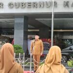 Seni Aji pimpin apel pertamanya.