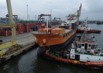 IPC Terminal Peti Kemas Layani Pelayaran Perdana Distribusi Barang ke IKN