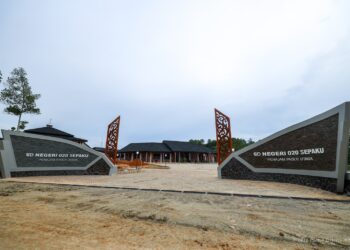 Bangunan Baru SDN 020 Sepaku dengan Desain Arsitektur Lamin Suku Dayak