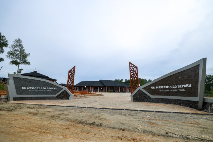 Bangunan Baru SDN 020 Sepaku dengan Desain Arsitektur Lamin Suku Dayak