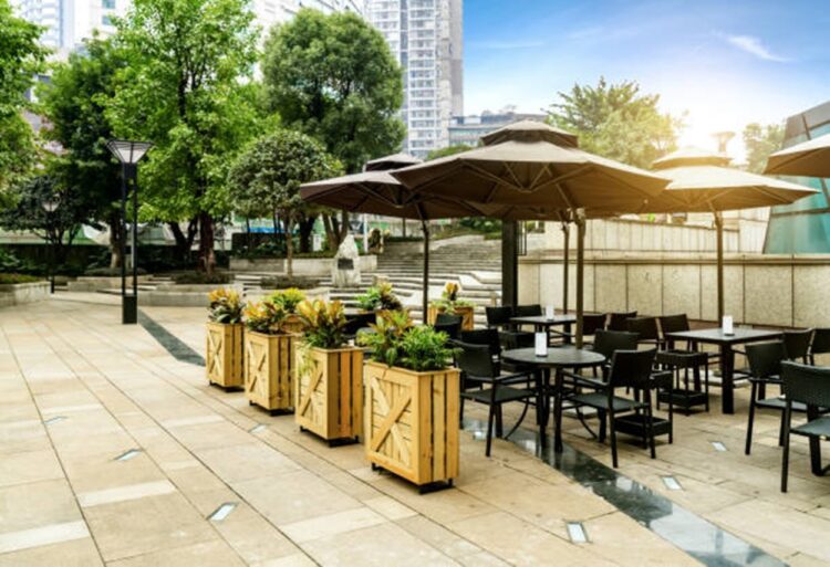 7 Desain Kafe Outdoor, Tempat Nongkrong Bergaya di Tempat Terbuka